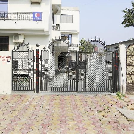 Capital O The Nest Expo Near Pvr Ansal Plaza Greater Noida Hotel Bagian luar foto