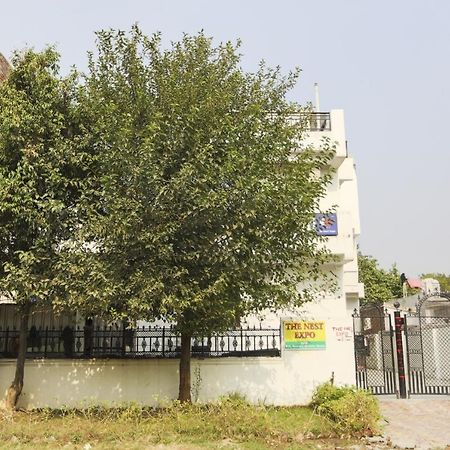 Capital O The Nest Expo Near Pvr Ansal Plaza Greater Noida Hotel Bagian luar foto