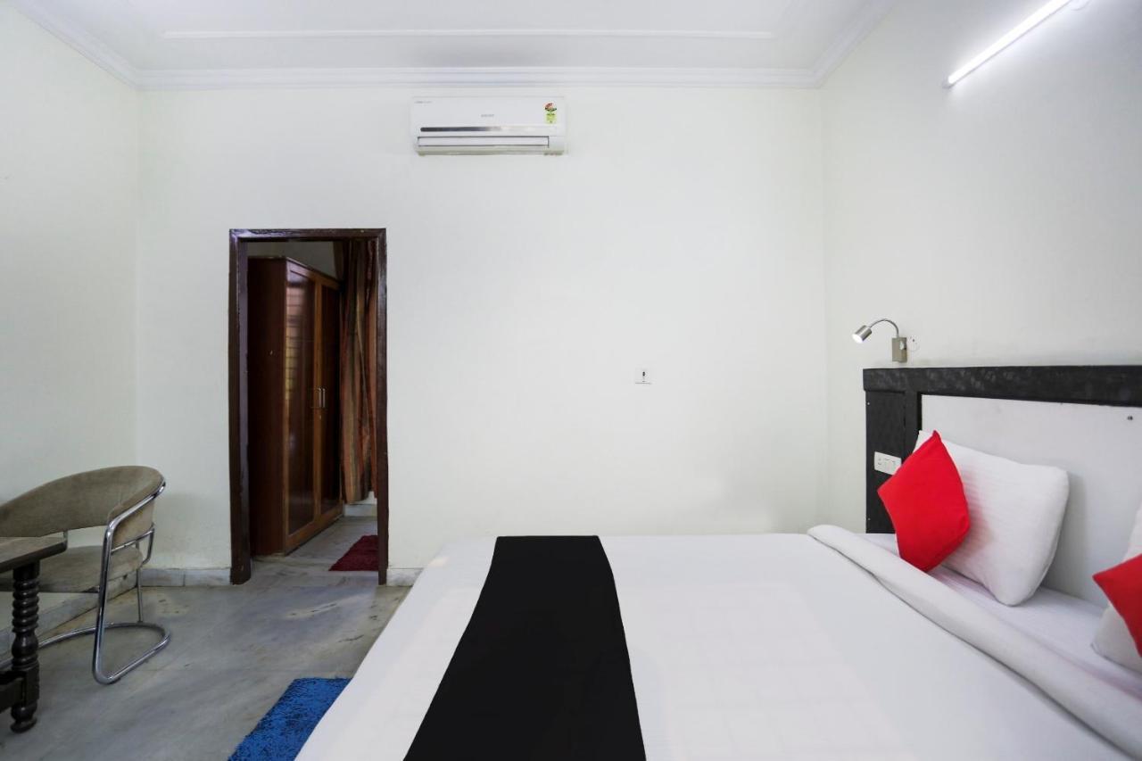 Capital O The Nest Expo Near Pvr Ansal Plaza Greater Noida Hotel Bagian luar foto