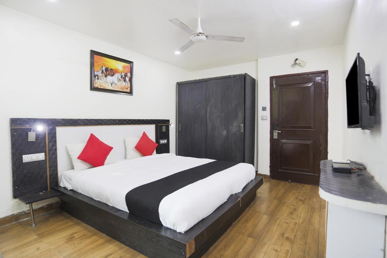 Capital O The Nest Expo Near Pvr Ansal Plaza Greater Noida Hotel Bagian luar foto