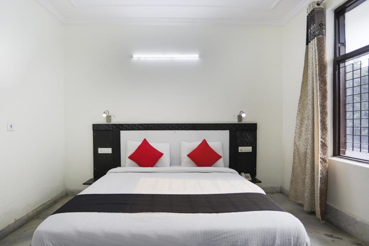 Capital O The Nest Expo Near Pvr Ansal Plaza Greater Noida Hotel Bagian luar foto